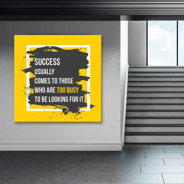 aphorism-wall-posters-3173-06 Başarı Meşgul Olanlara Gelir Motivasyon Tablosu – 3173