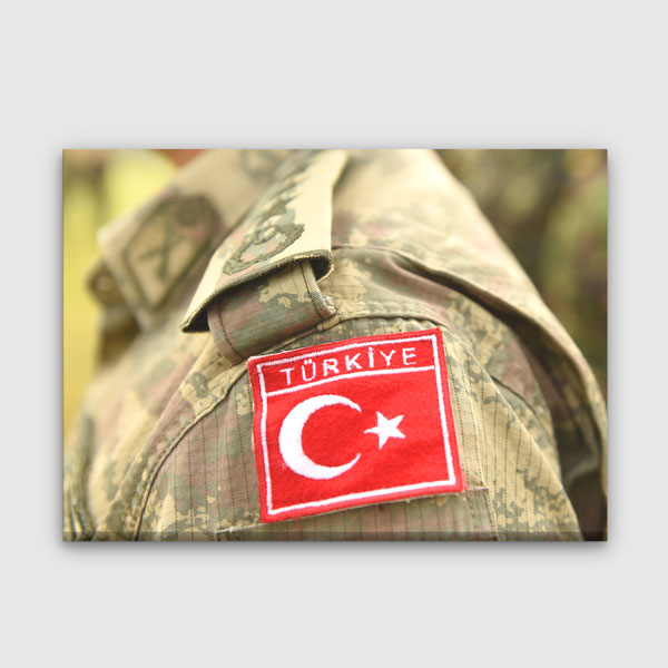 Türk Askeri Kamuflajı ve Bayrak Yaması Kanvas Tablo – 11244