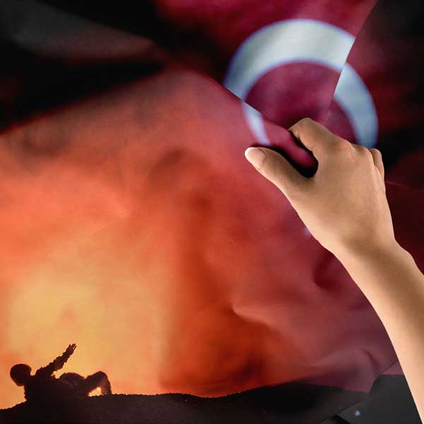 Türk Bayrağı ve Asker Silüeti Duvar Örtüsü 11090