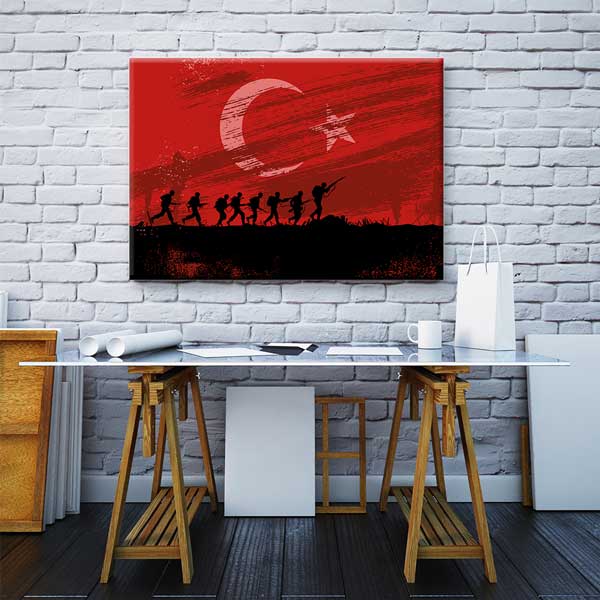 Türk Bayrağı Fonlu Asker Yürüyüşü Kanvas Tablo – 11236