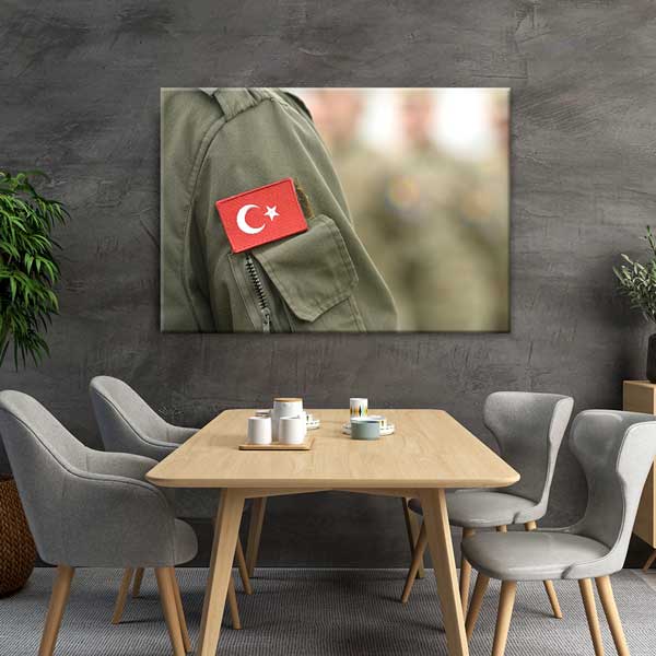 askeri-duvar-tablolari-11247-04 Türk Askeri Pilot Tipi Ceket ve Bayrak Yaması Kanvas Tablo – 11247
