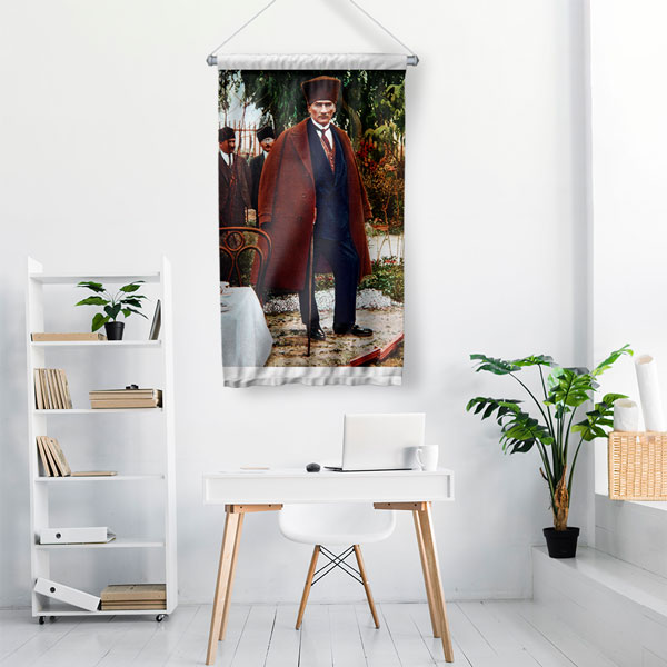 Atatürk Kırmızı Paltolu Duvar Flaması Kumaş Baskı 6229