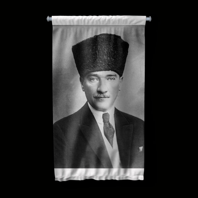 Atatürk Siyah Beyaz Portre Duvar Flaması Kumaş Baskı 6234