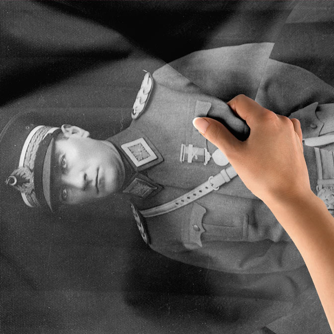 Atatürk Asker Üniformalı Siyah Beyaz Duvar Örtüsü Kumaş Baskı 6206