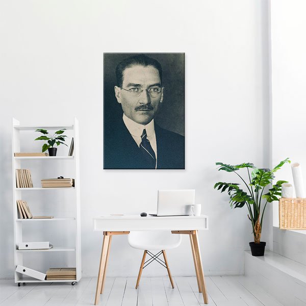 Atatürk Portresi Gözlüklü Klasik Poz Kanvas Tablo 6179
