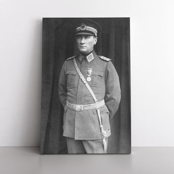 ataturk-duvar-tablo-6183-06 Atatürk Genç Subay Portresi Kanvas Tablo 6183