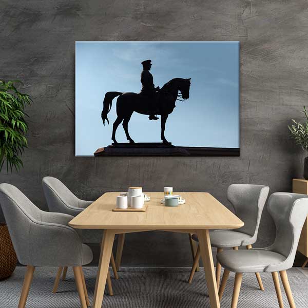 ataturk-duvar-tablolar-11249-04 Atatürk ve Atlı Heykeli Silüeti Kanvas Tablo - Mavi Gökyüzü – 11249