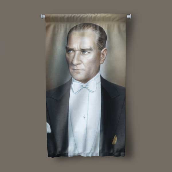 Atatürk Klasik Takım Elbiseli Duvar Flaması Kumaş Baskı 14314