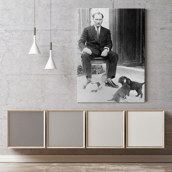 Atatürk Köpeklerle Otururken Portre Kanvas Tablo 6189