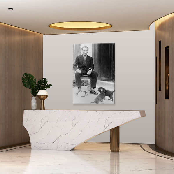 Atatürk Köpeklerle Otururken Portre Kanvas Tablo 6189