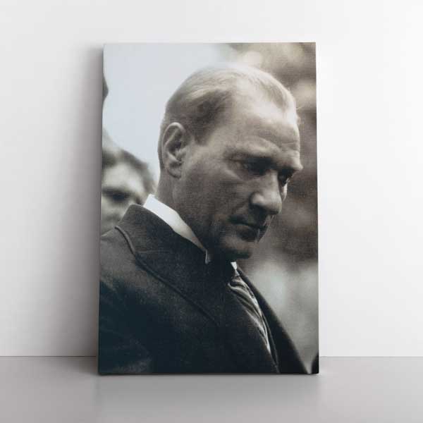 Düşünceli Atatürk Portre Kanvas Tablo 13942