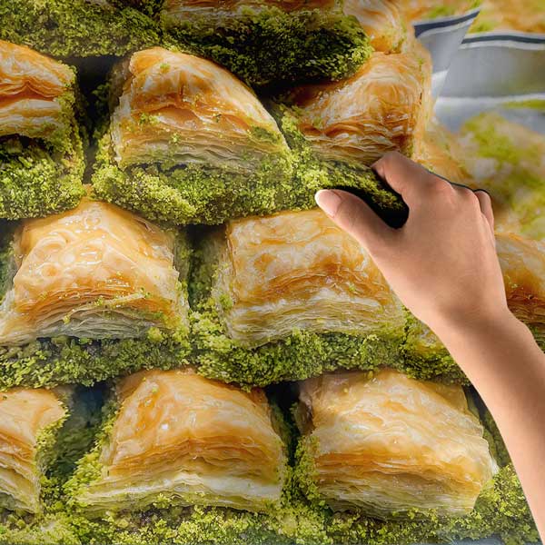 Klasik Fıstıklı Baklava Temalı Duvar Örtüsü 12571