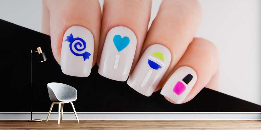 Renkli Nail Art Tasarımlı Güzellik Salonu Duvar Kağıdı 5705