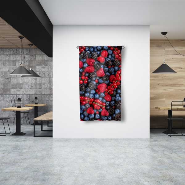 cafe-wall-art-banner-12598-00 Kırmızı ve Mavi Orman Meyveleri Desenli Duvar Flaması 12598