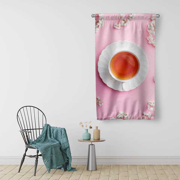 Pembe Çay Fincanı Desenli Duvar Flaması 12619