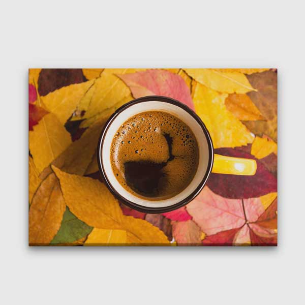 Sonbahar Yaprakları Arasında Kahve Fincanı Duvar Tablosu – 12215