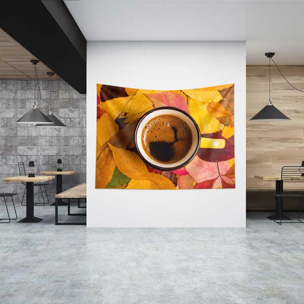 Sonbahar Yaprakları Üzerinde Kahve Fincanı Desenli Kafe Duvar Örtüsü 12526