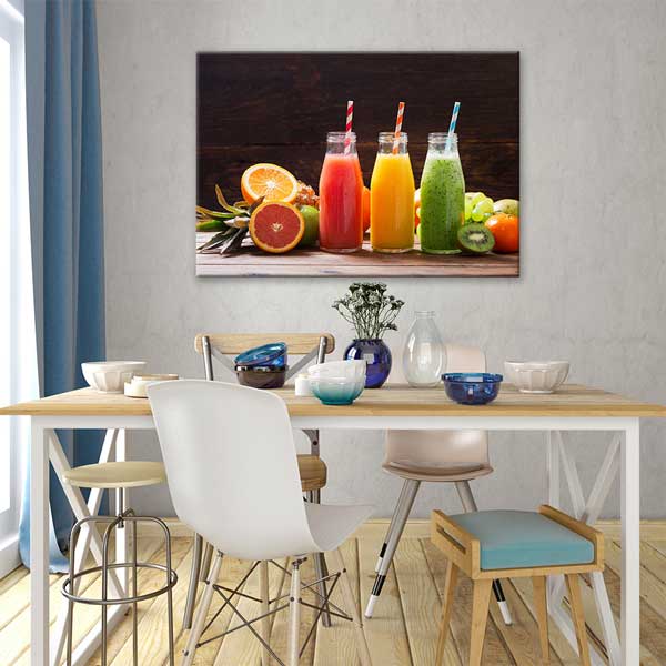 Renkli meyve suları ve tropikal meyvelerle tasarlanmış dekoratif kanvas duvar tablosu. – 12205