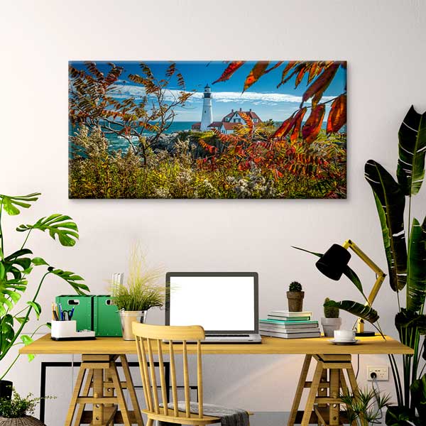 Sonbahar Yaprakları Arasında Deniz Feneri Kıyı Manzarası Duvar Tablosu – 13768