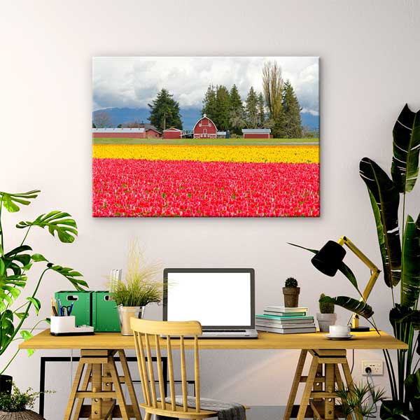 canvas-art-decor-13583-02 Renkli Lale Tarlaları ve Çiftlik Manzarası Kanvas Tablo 13583