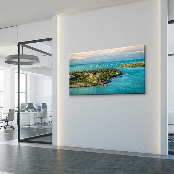Turkuaz Deniz ve Tropikal Ada Kıyı Manzarası Duvar Tablosu – 13769
