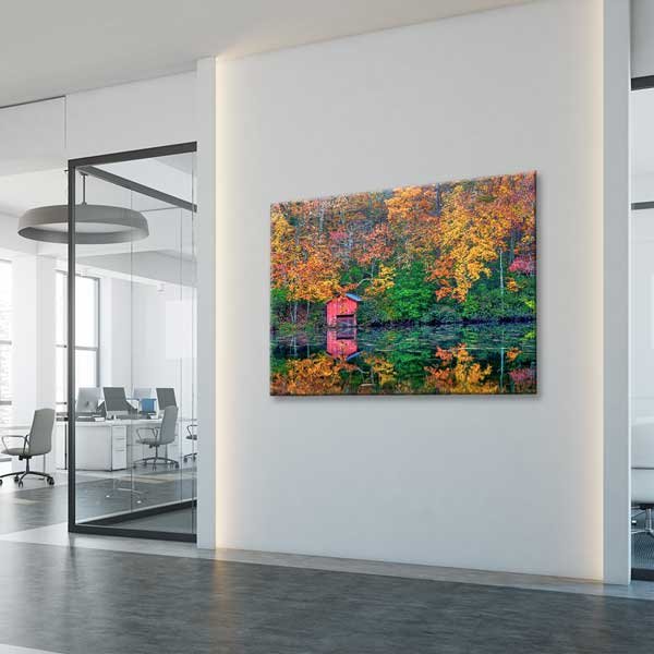 canvas-wall-art-13608-04 Sonbahar Ormanı ve Göl Yansımalı Kırmızı Kulübe Manzarası Kanvas Tablo 13608