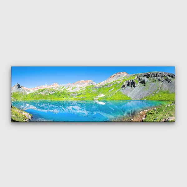 canvas-wall-design-13834-00 Turkuaz Dağ Gölü ve Yeşil Yamaçlar Panoramik Doğa Manzarası Duvar Tablosu 13834