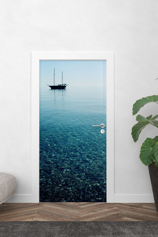 sınıf, kapı, giydirme, tasarım Sakin Deniz ve Yelkenli Tekne Manzaralı Kapı Giydirme 9846