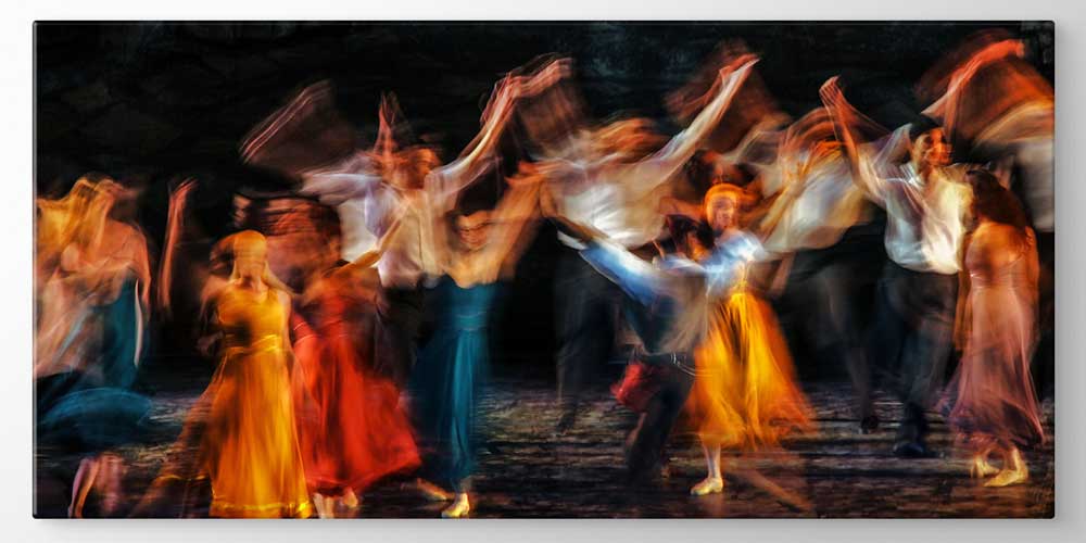 Bu büyük ebatlı duvar dekoru dansın enerjisini ve 7970