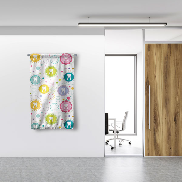 Diş Klinikleri İçin Renkli Diş Motifli Duvar Flaması 6033