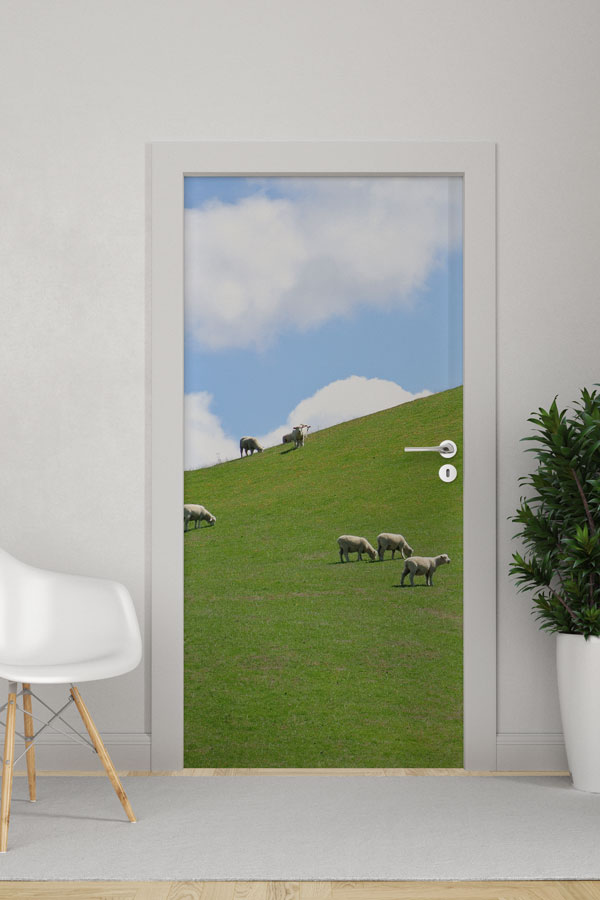 Yeşil Yamaçta Koyunlar Kapı Giydirme Tasarımı 9460