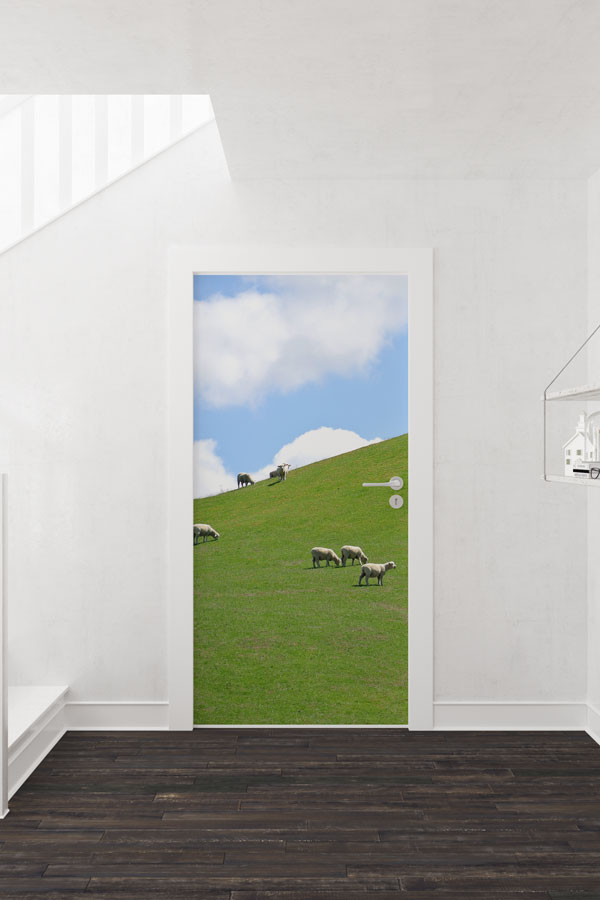 Yeşil Yamaçta Koyunlar Kapı Giydirme Tasarımı 9460