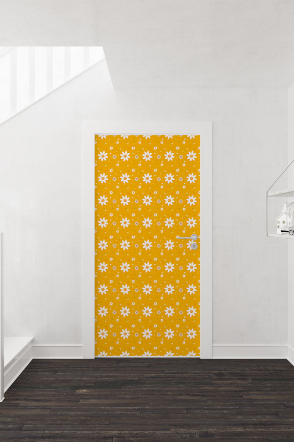 Sarı Zemin Üzerinde Beyaz Çiçek Desenli Kapı Giydirme 9470