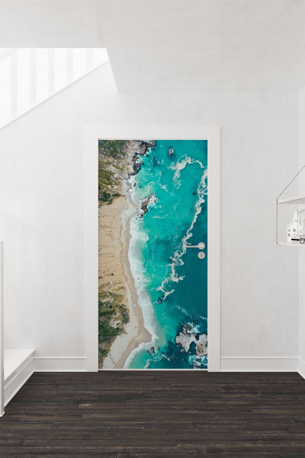 Turkuaz Deniz ve Kayalık Kıyı Manzaralı Kapı Giydirme 9496