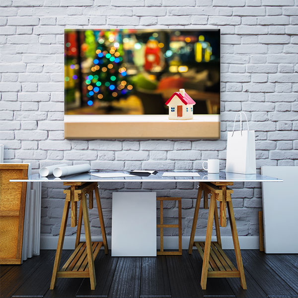 Mini Ev Figürü ve Renkli Işıklar Temalı Kanvas Tablo – 5522