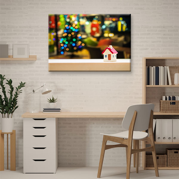 Mini Ev Figürü ve Renkli Işıklar Temalı Kanvas Tablo – 5522
