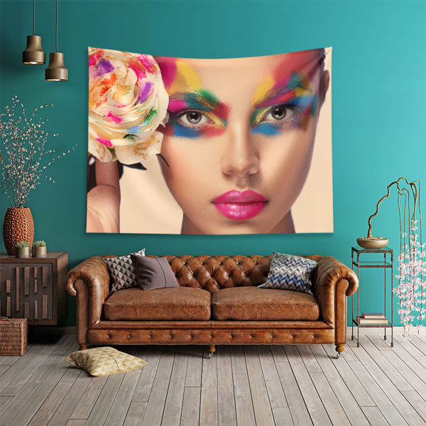 duvar-dekor-kuafor-5739-01 Renkli Makyajlı Kadın ve Çiçek Detaylı Duvar Örtüsü 5739