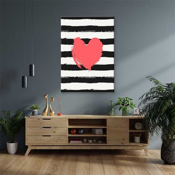 Çizgili Zemin Üzerinde Kırmızı Kalp Kanvas Tablo 4485