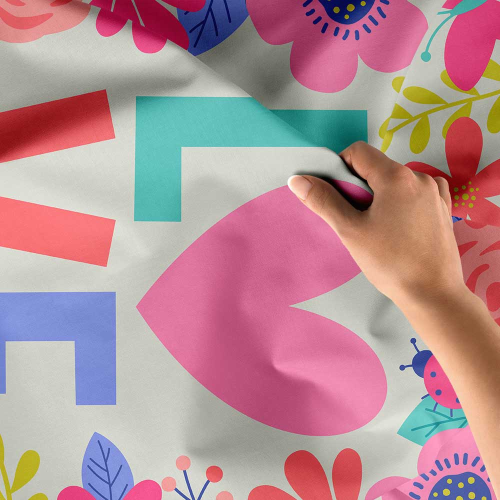 Çiçek Desenli LOVE Temalı Romantik Duvar Örtüsü 4544