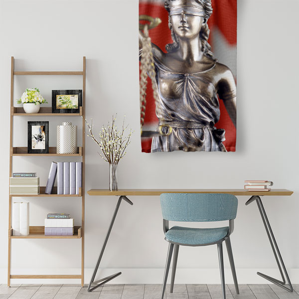 Adalet Heykeli ve Türk Bayrağı Tasarımlı Hukuk Ofisi Duvar Flaması 5315