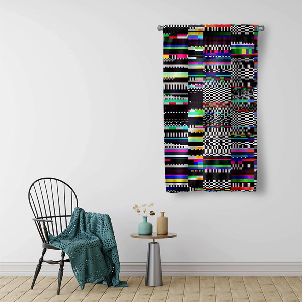 Glitch Efektli Dijital Desenli Duvar Flaması 5425