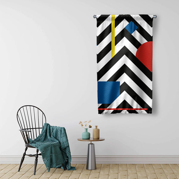 Modern Siyah Beyaz Çizgili ve Renkli Geometrik Duvar Flaması 5624