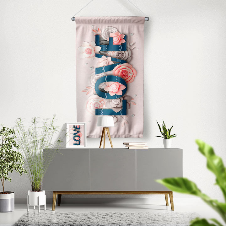 Çiçek Tasarımlı LOVE Yazılı Romantik Duvar Flaması 4547