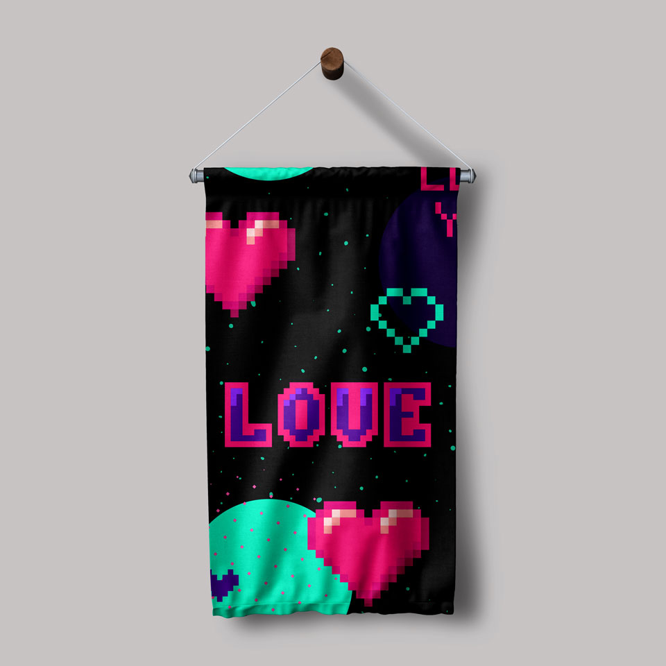 Retro Pixel Kalpli LOVE Temalı Duvar Flaması 4548