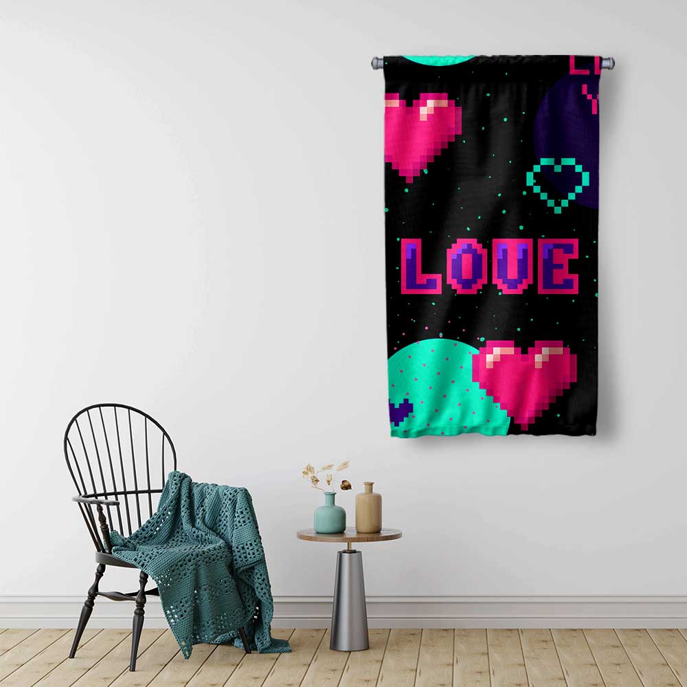 Retro Pixel Kalpli LOVE Temalı Duvar Flaması 4548