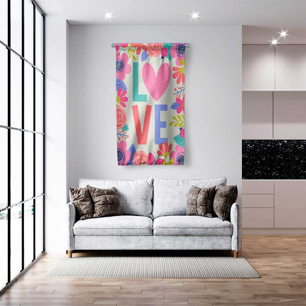 Çiçek Desenli LOVE Temalı Romantik Duvar Flaması 4554