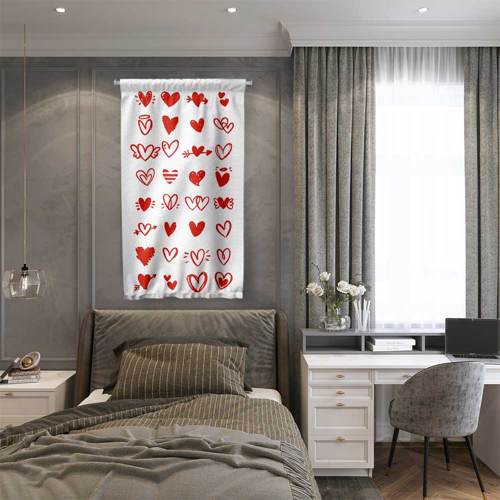 El Çizimi Kalp Desenli Romantik Duvar Flaması 4558