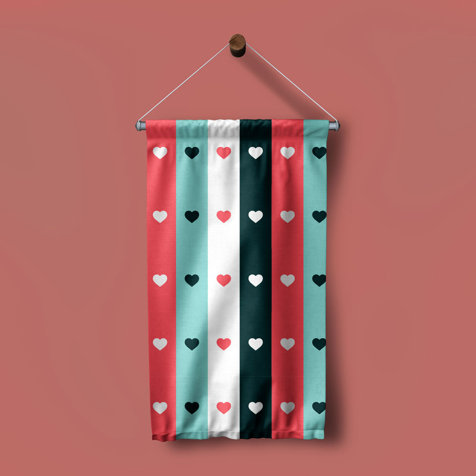 Çizgili Kalp Desenli Modern Romantik Duvar Flaması 4559