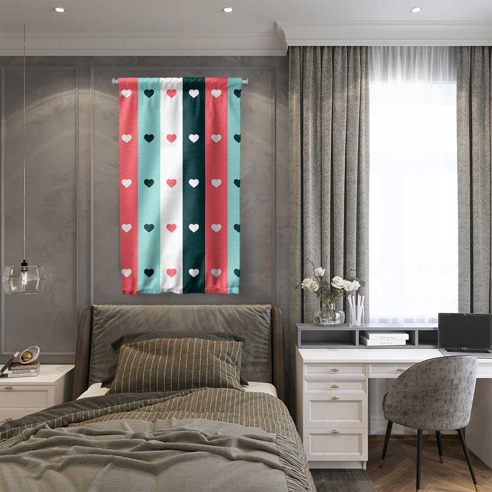 Çizgili Kalp Desenli Modern Romantik Duvar Flaması 4559