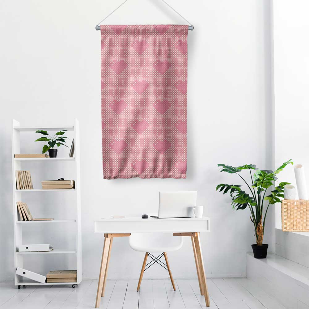 Pembe Kalp Desenli Romantik Duvar Flaması 4560